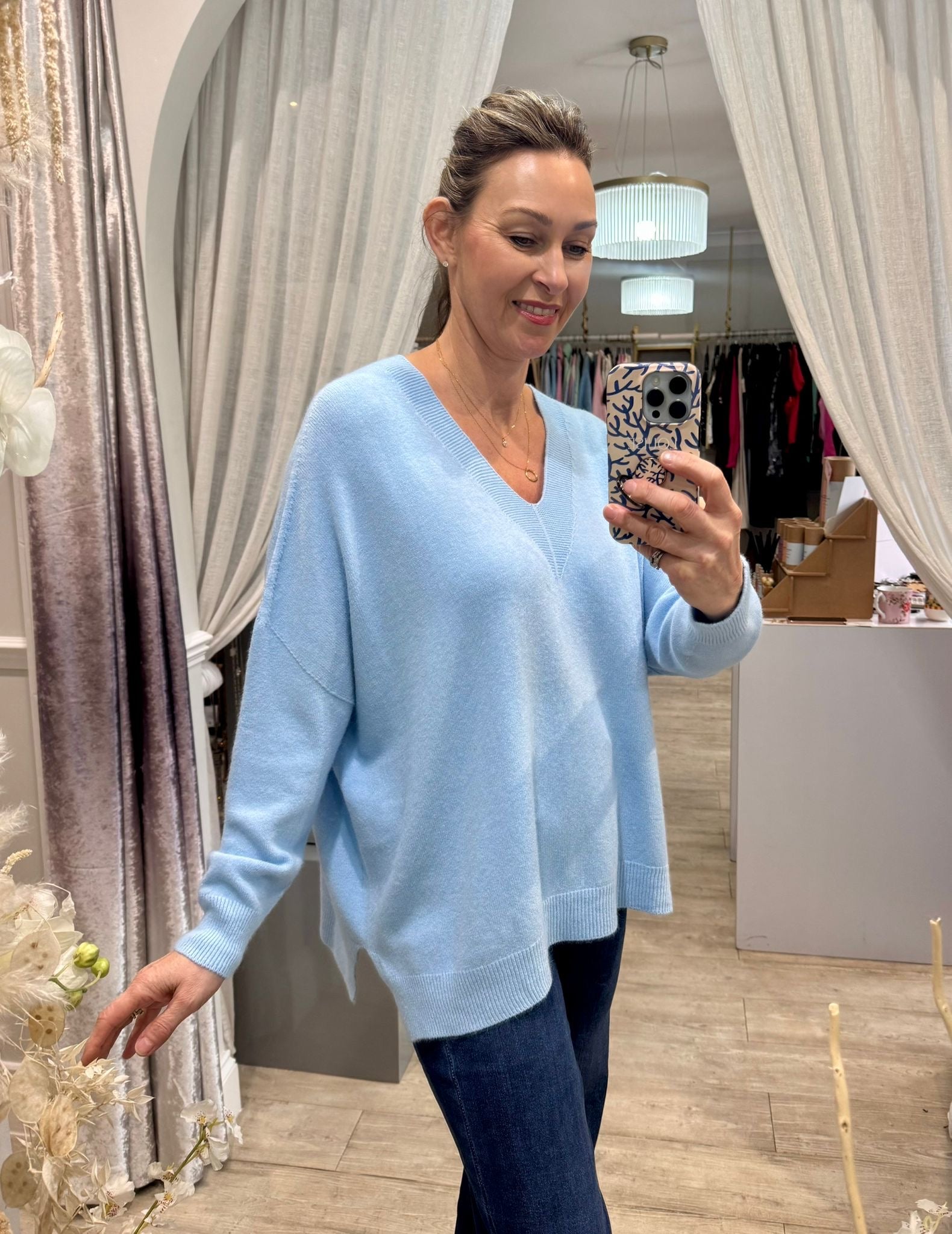 White Hanger Alpini V Neck Jumper 16