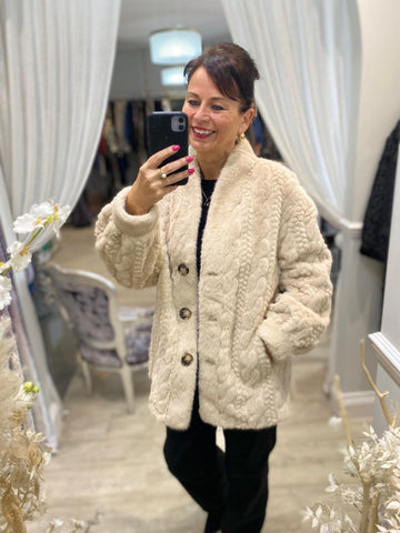 Luxury Faux Fur Shorter Coat - 08