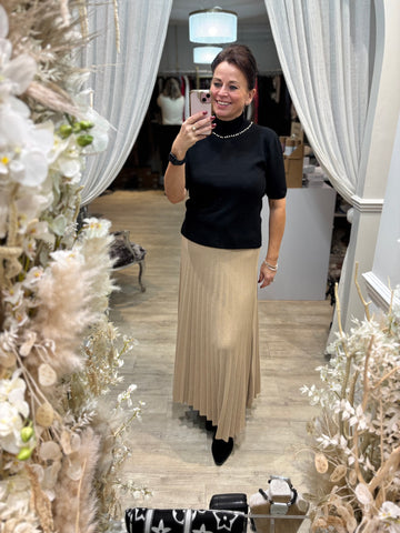 Pleated Wool Skirt With Ribbon Belt