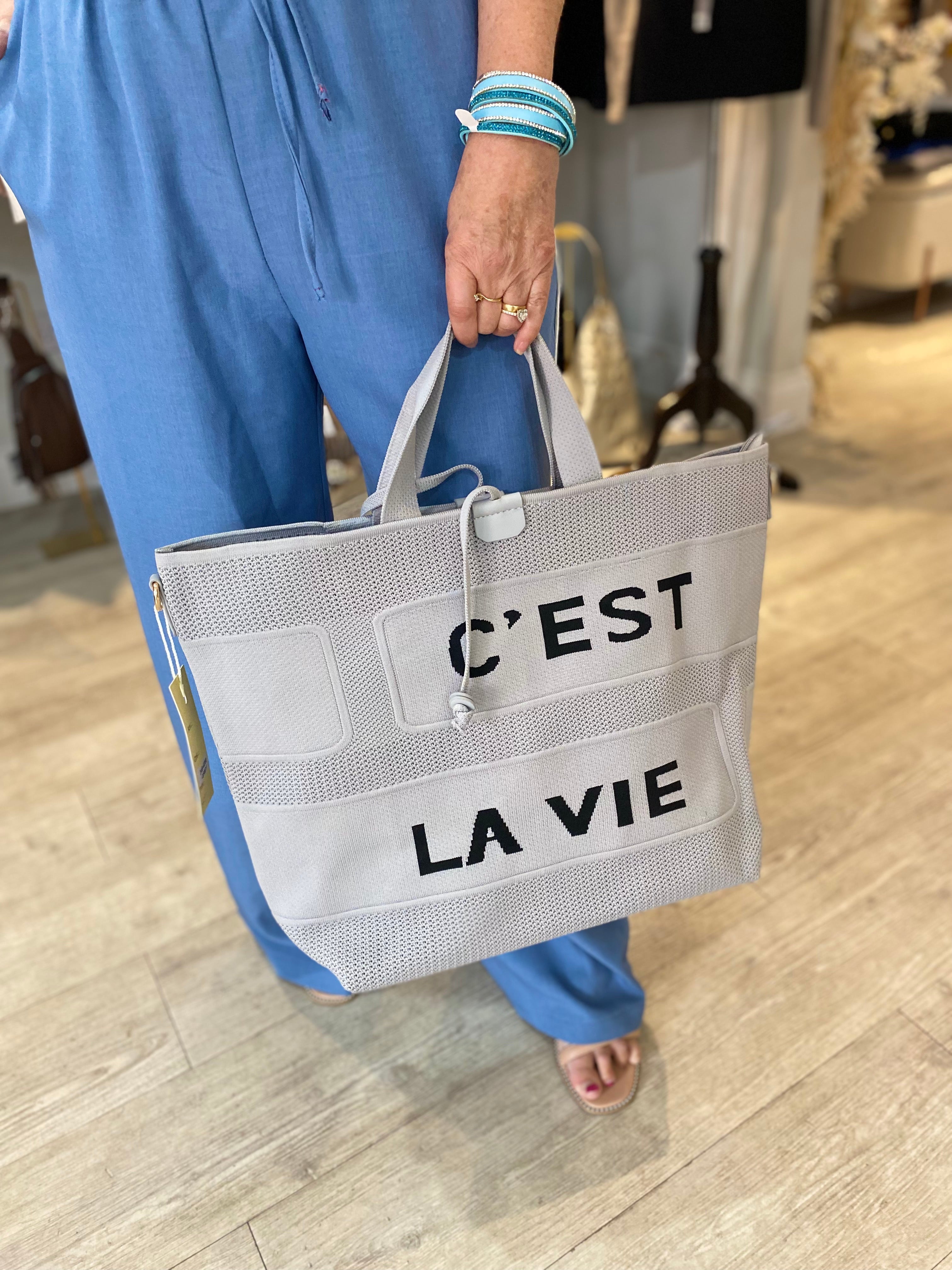 C'est La Vie Tote