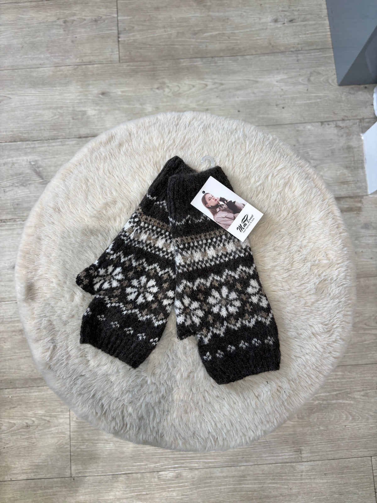Pattern Gloves
