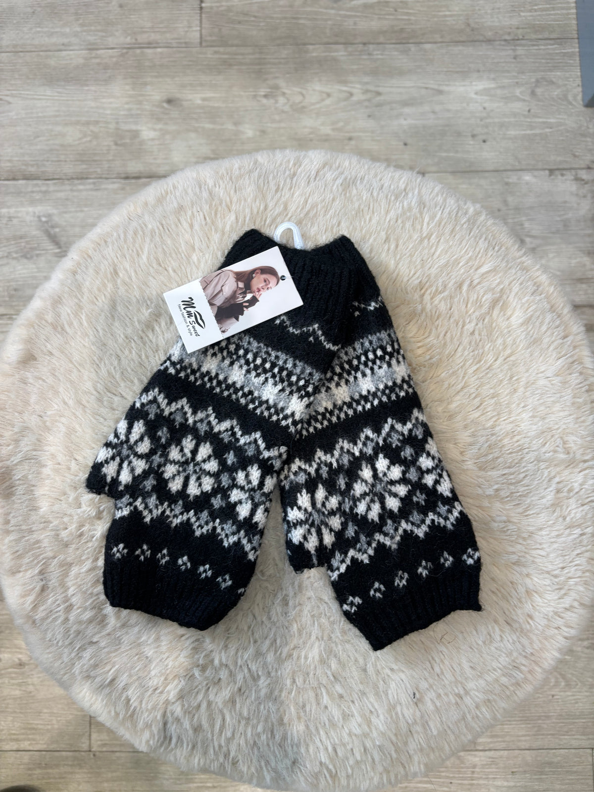 Pattern Gloves