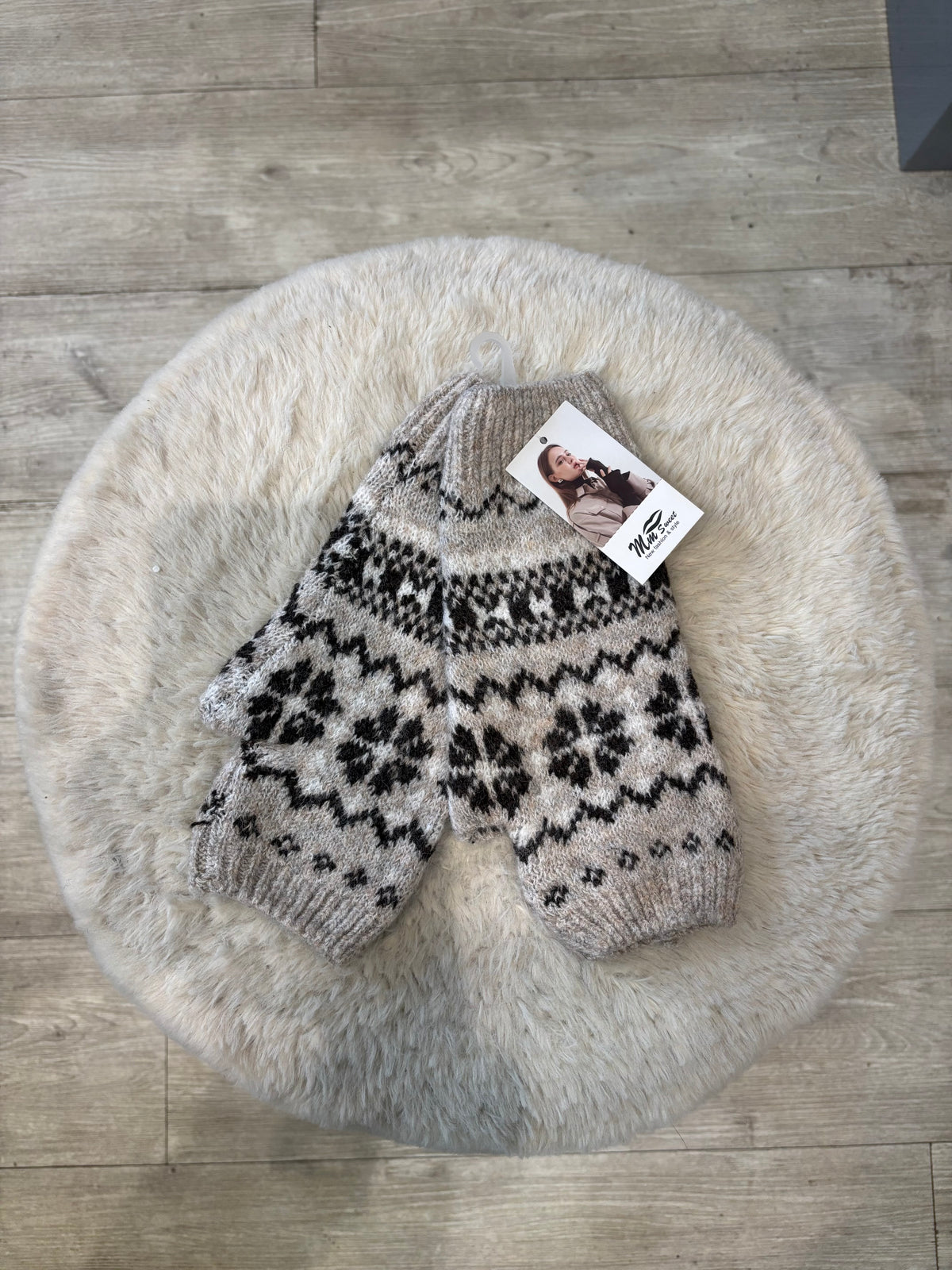 Pattern Gloves